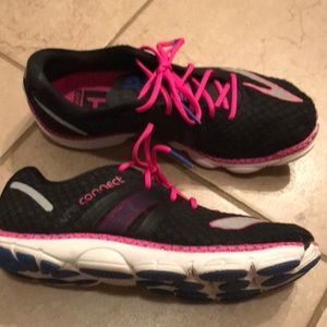 Women's Brooks Pureconnect 4 Pink Black Size 7 1/2
